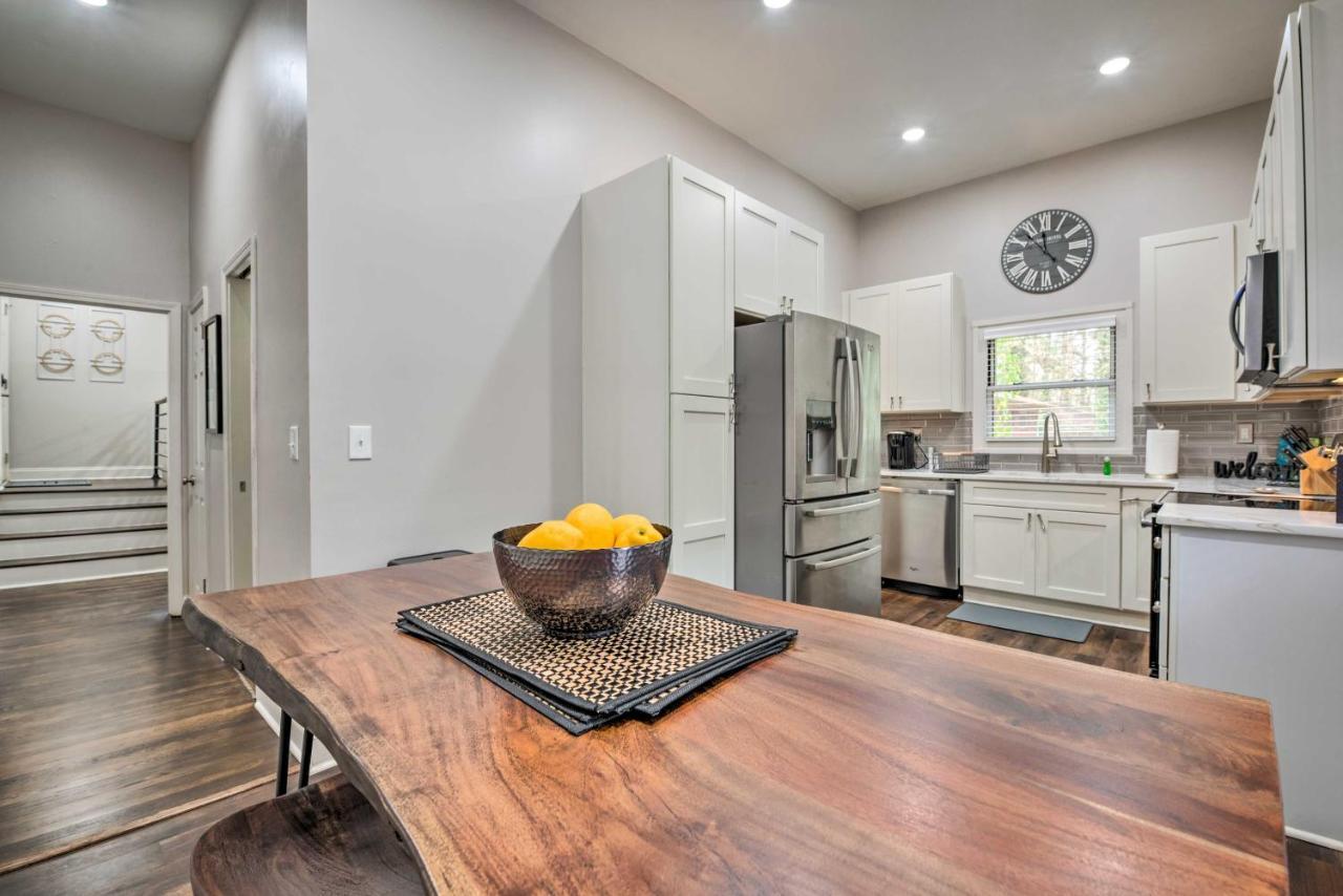 Atlanta Retreat With Deck In Greenbriar Area! المظهر الخارجي الصورة