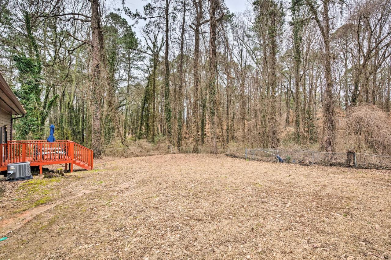 Atlanta Retreat With Deck In Greenbriar Area! المظهر الخارجي الصورة